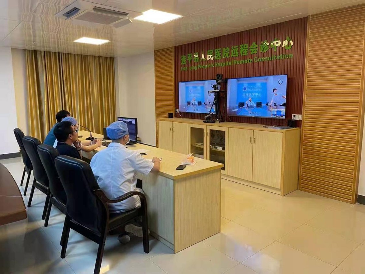 党建光辉照基层，义诊共筑惠民生——深圳二院脊柱外科与连平县人民医院党建及科室共建活动